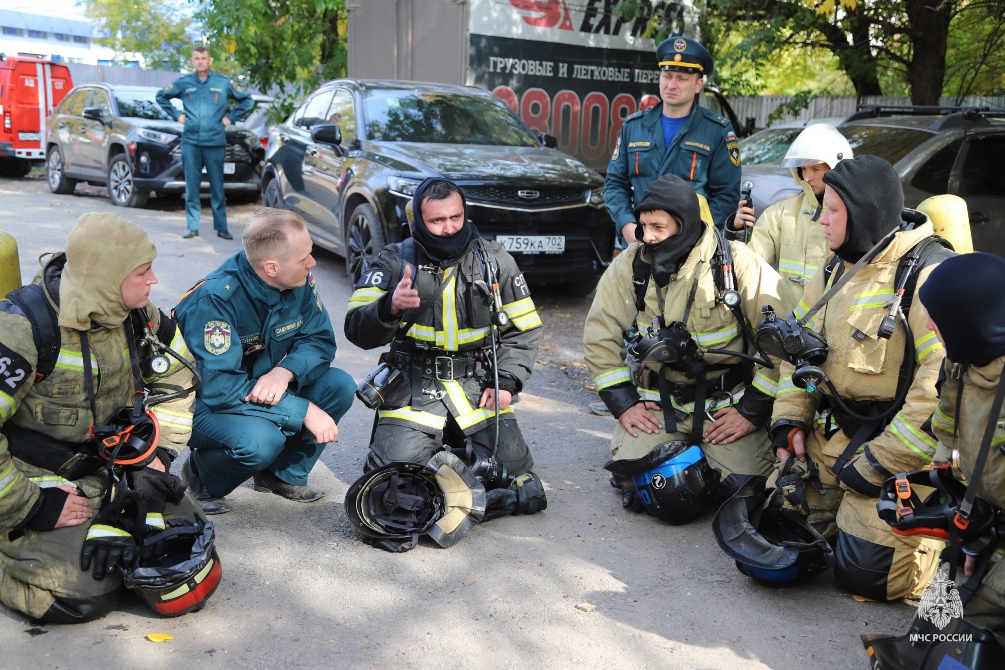 В Уфе пожарные провели тактические учения с применением открытого огня -  Новости - Главное управление МЧС России по Республике Башкортостан